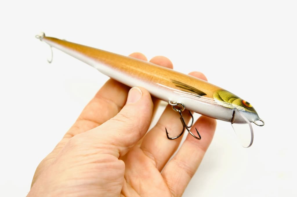 Classic wooden crankbait (smoked shiner)