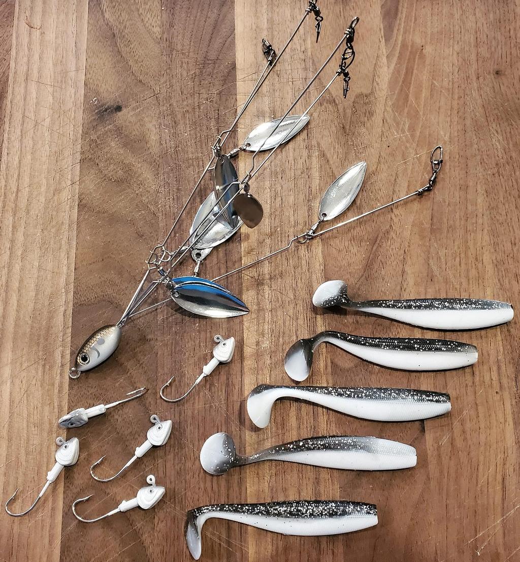 Fishing Vault Fully Rigged 5 Arms 8 Bladed Umbrella Rig Bass Lure W/Swim Baits - Image 4