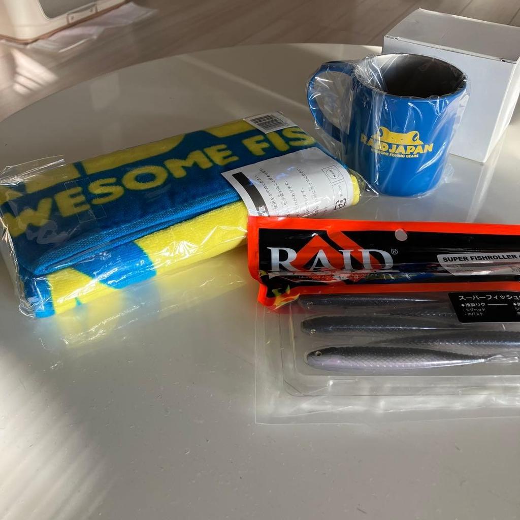 RAID JAPAN Super Fish Roller 4.2 Towel & Cup Set, New, Fishing Accessories - Image 1