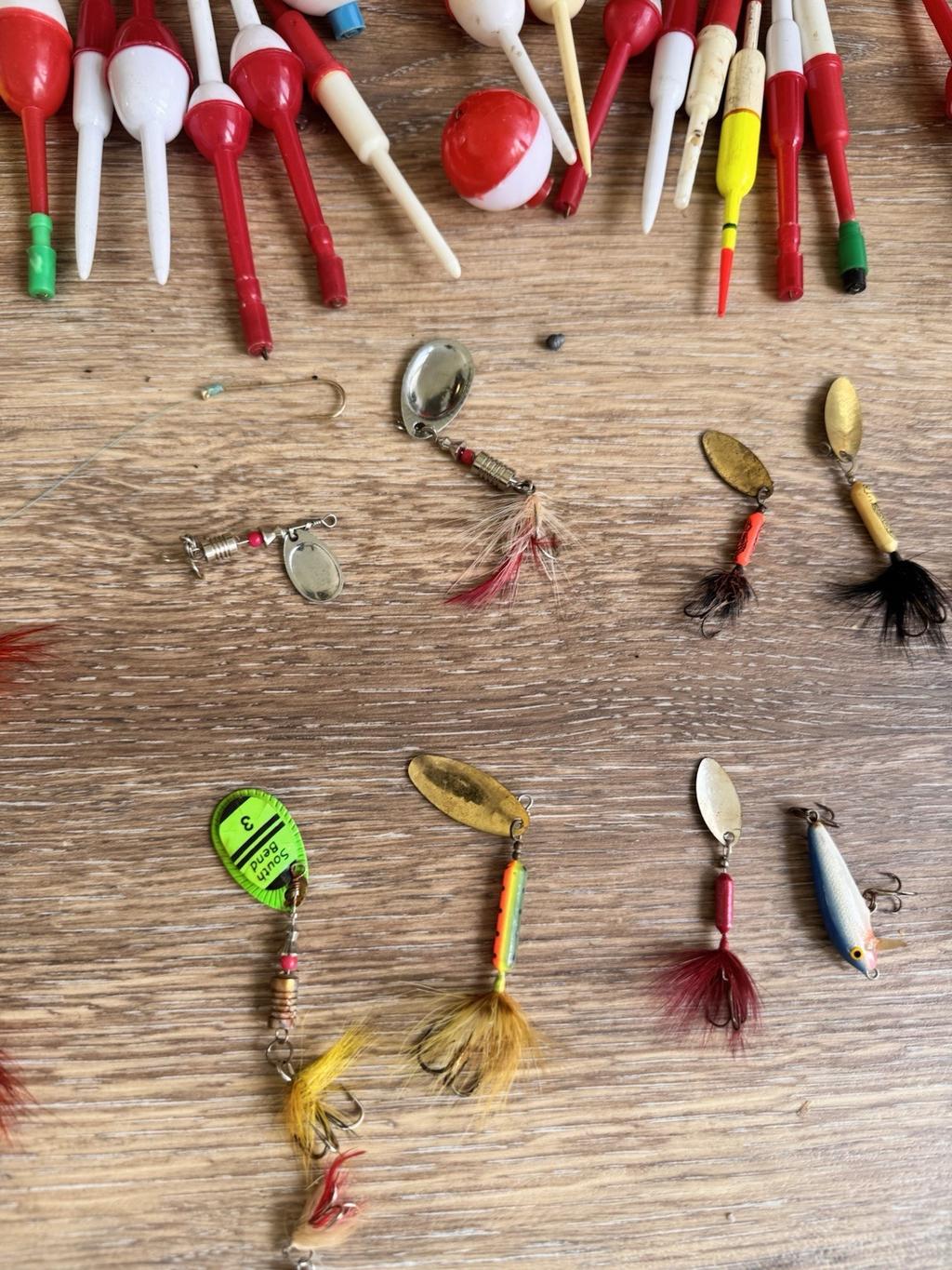 VINTAGE fishing Lure lot of 60 Plus+ Tackle Box+ Fishing Accessories - Image 16
