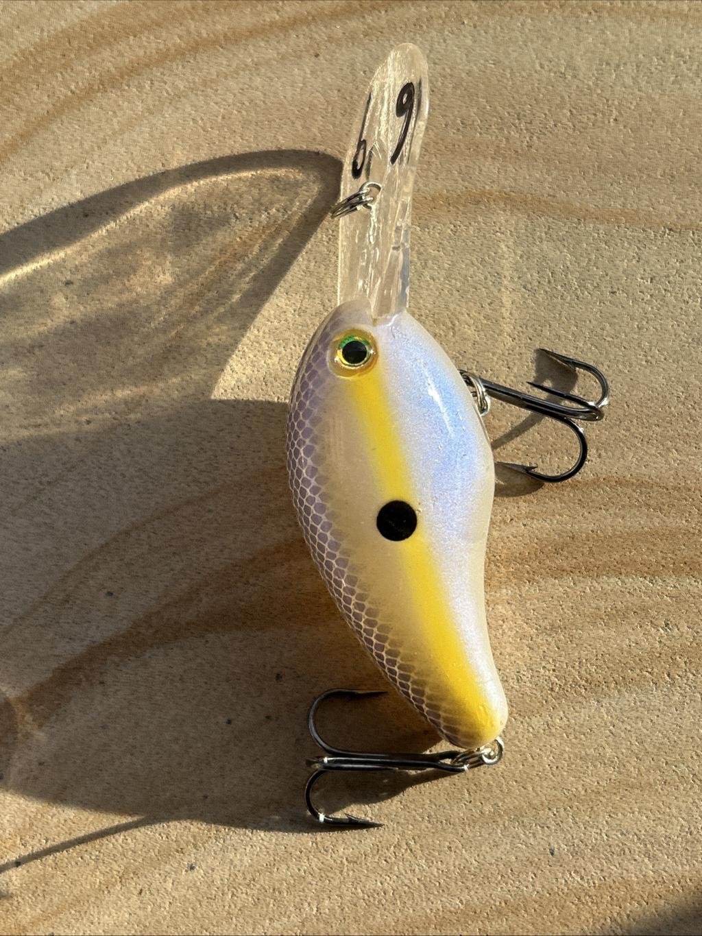 Strike King Deep Dive Crank Baits 2-1/2 “ various colors an depths Lot of 5  - Image 8