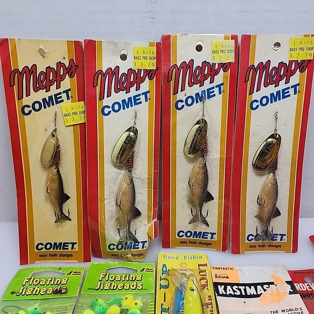 Fishing Lure Lot Vintage Mepps Comet Dardevle Spoon Jigs Jerkbait Spinnerbait - Image 8