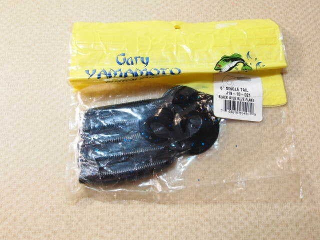 Gary Yamamoto 6 Inch Jumbo Glove 5 Pieces 35918 - Image 1