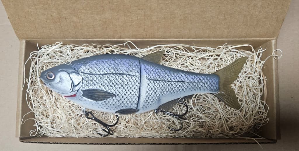 Brand New Hinkle Shad Genuine - Image 3