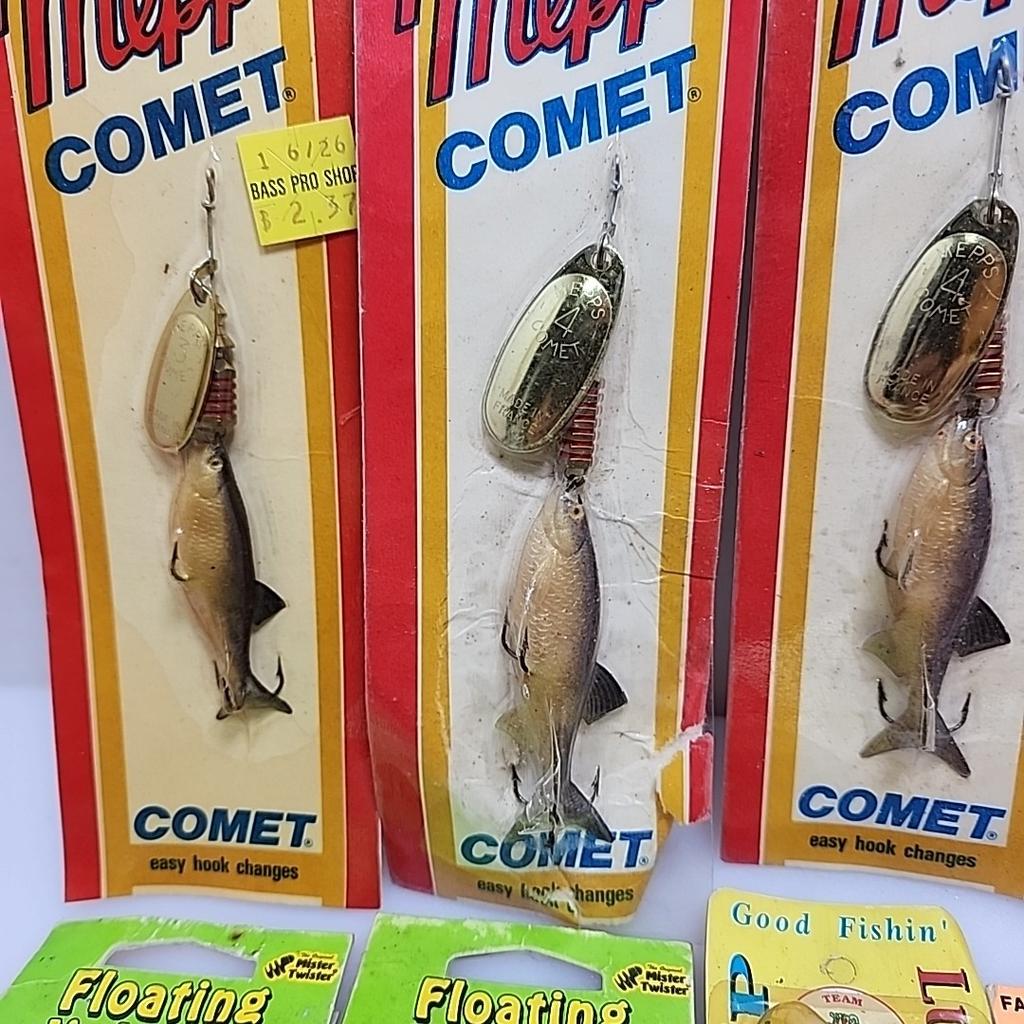Fishing Lure Lot Vintage Mepps Comet Dardevle Spoon Jigs Jerkbait Spinnerbait - Image 10