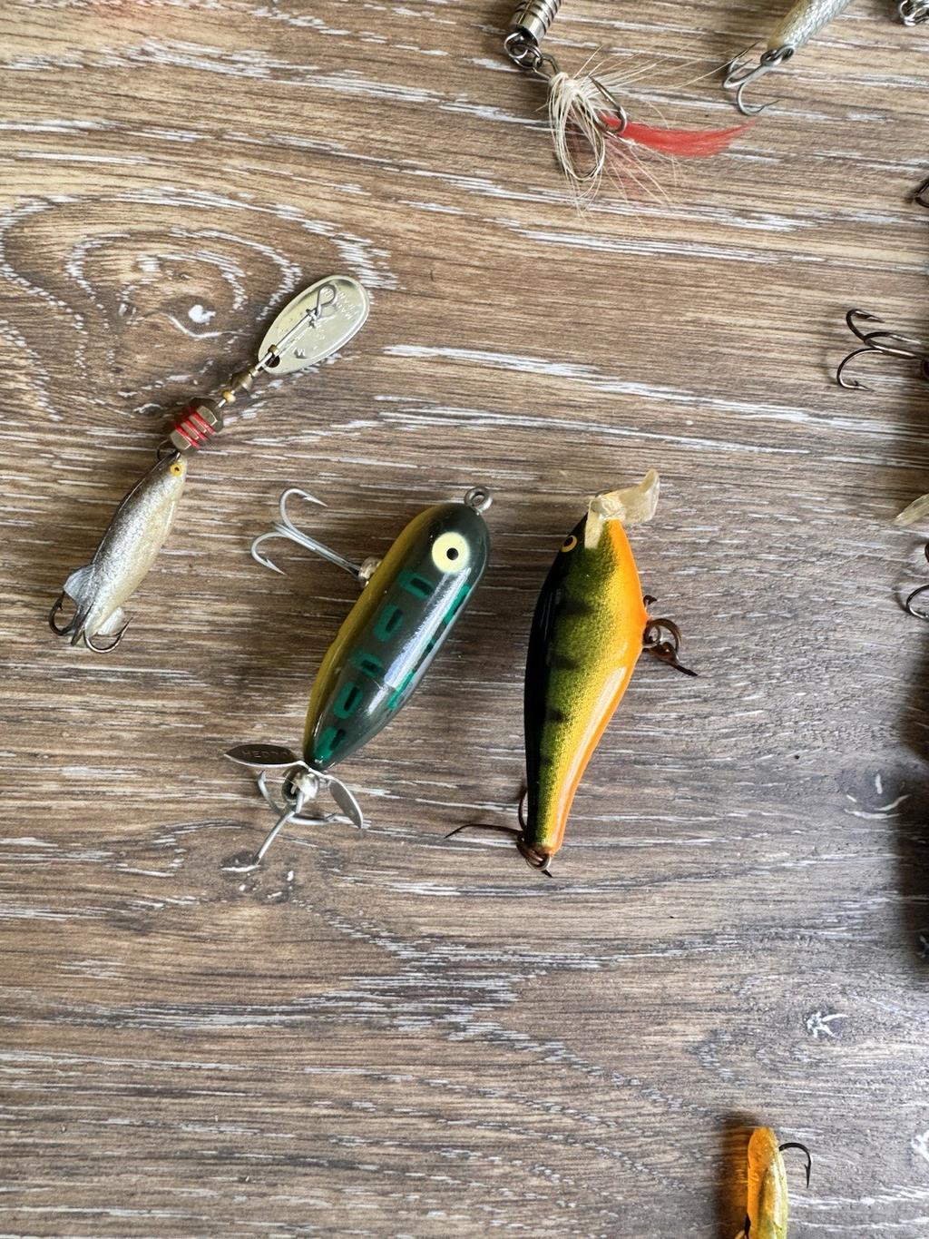 VINTAGE fishing Lure lot of 60 Plus+ Tackle Box+ Fishing Accessories - Image 11
