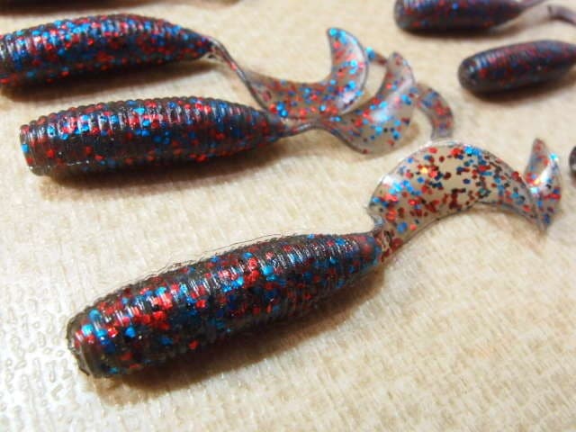 Gary Yamamoto 4 Inch Glove 8 Pieces 35883 - Image 2