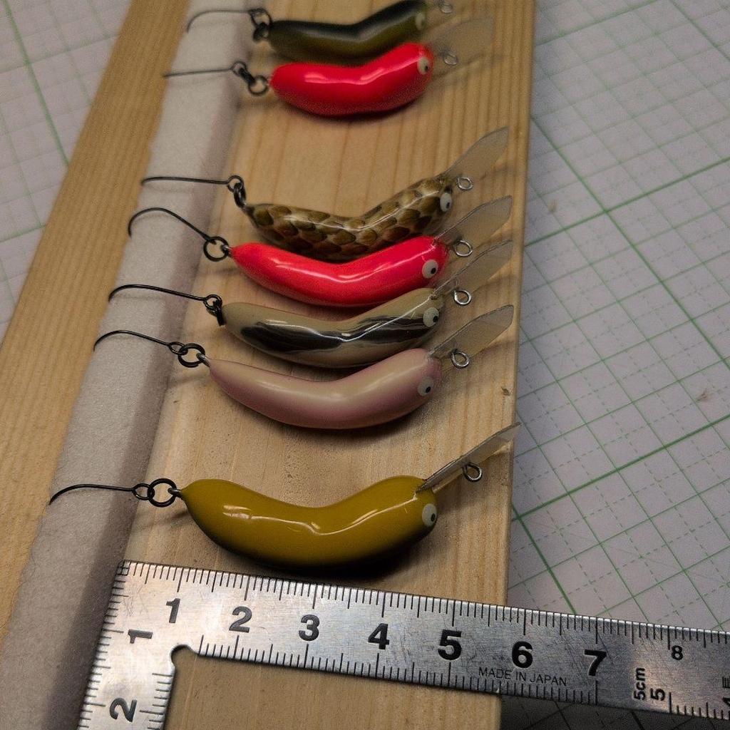 Handmade Snake Skin Crankbait Lure with Crank and Accessories - Image 2