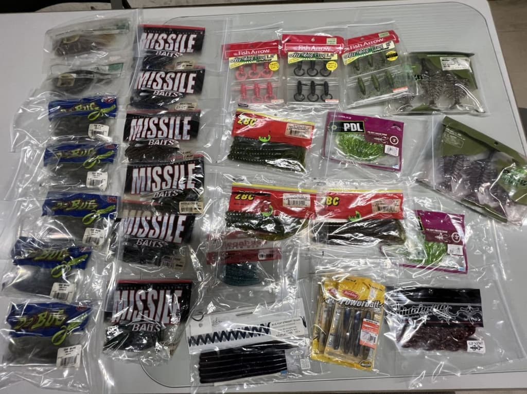 Gary Yamamoto and Others Various Bass Worms 64 Bags Set and Others - Image 5