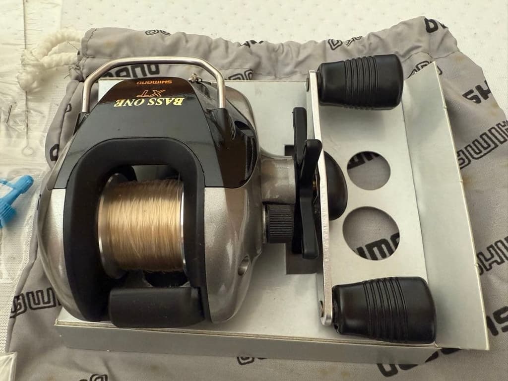 BASS ONE XT Baitcasting Reel - Image 2