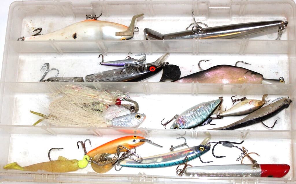 14 fishing lures w/Plano Tackle Box~ Rapala Yo-Ziri Redfin Booyah & Unbranded GC - Image 3