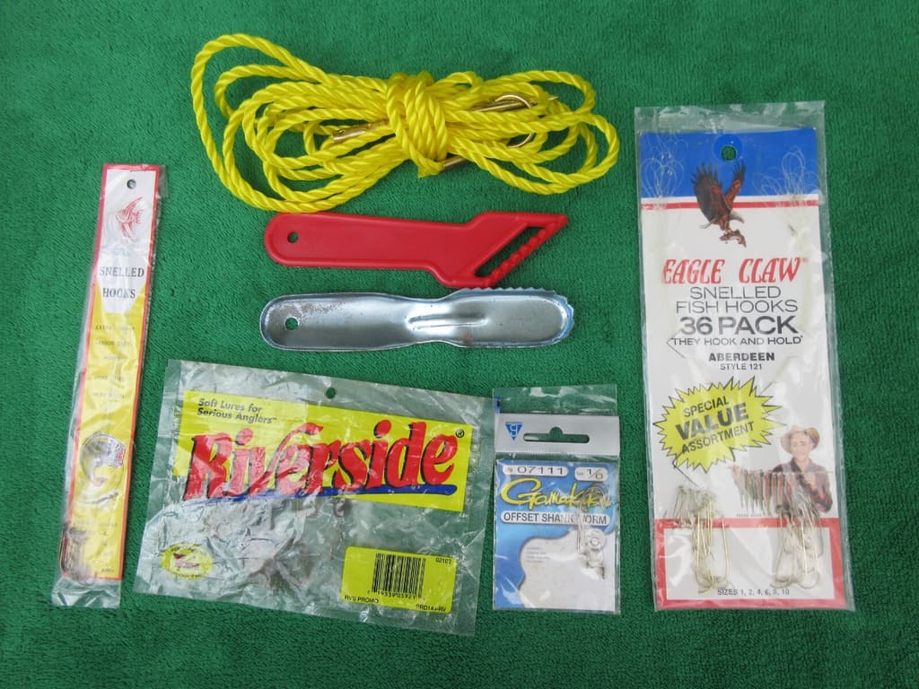 Woodstream Tackle Box w/ Fishing Supplies Lures Bait Hooks Strike King Heddon - Image 8
