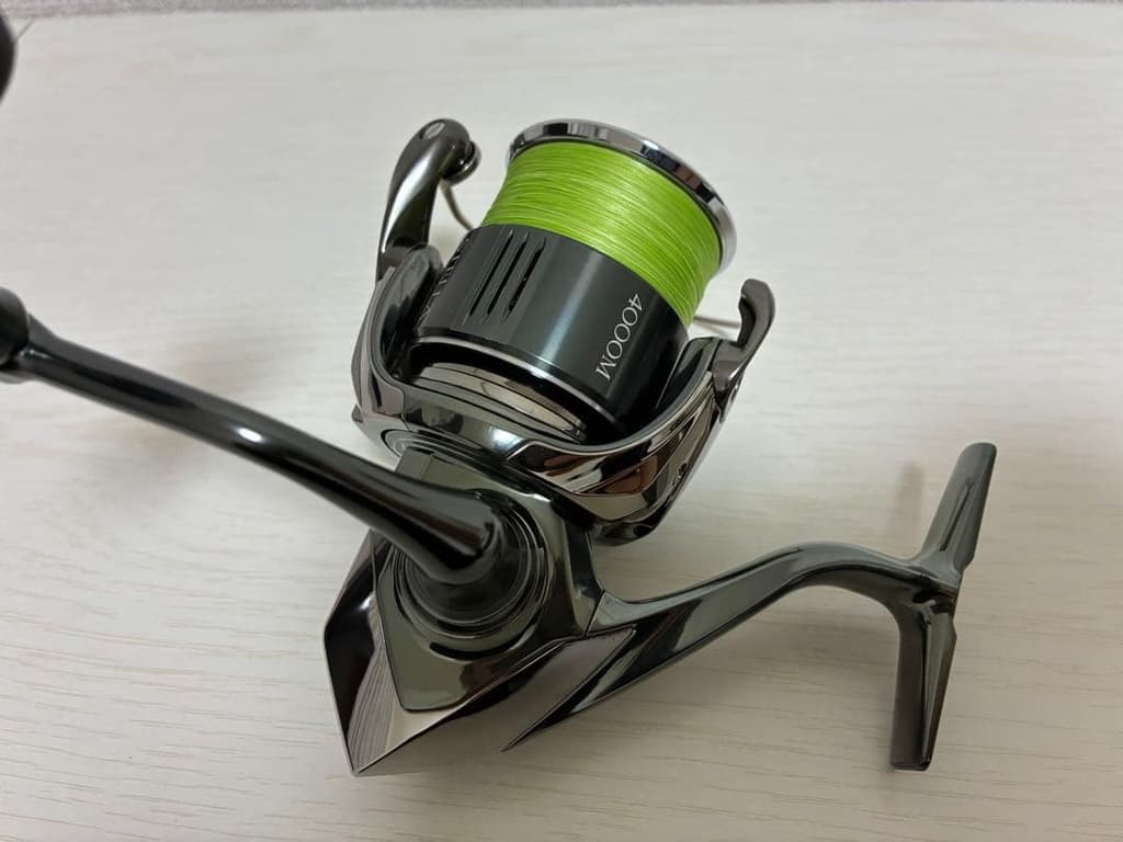 Shimano 22 Stell4000M Spinning Reel Used Good Condition with Upgraded X8 Line - Image 4