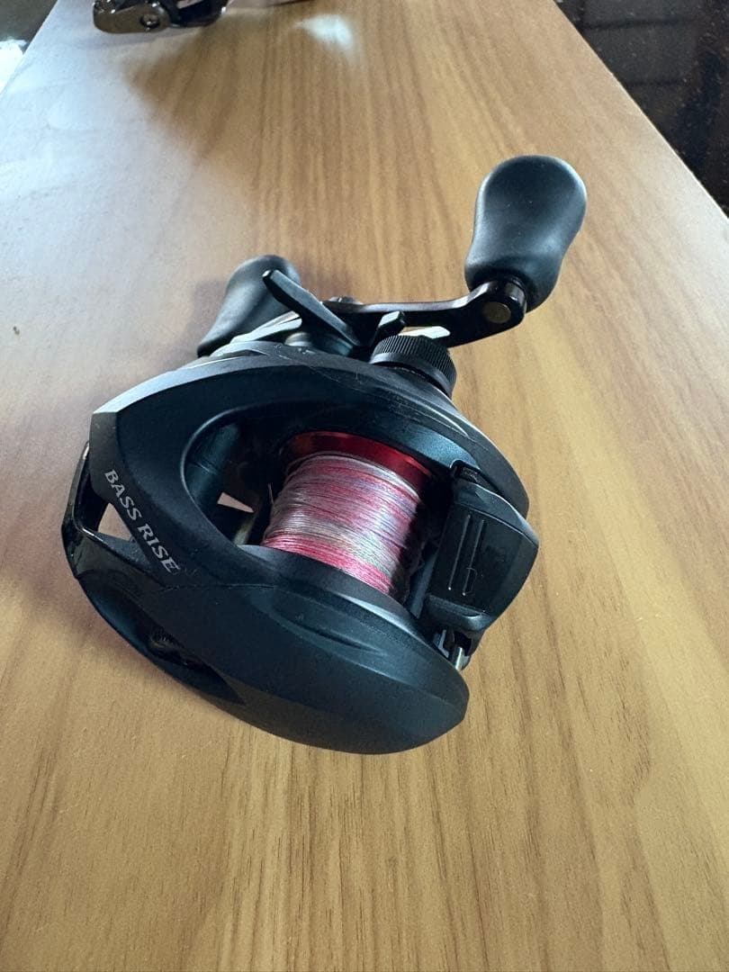 Bass fishing reel & lure set with soft & hard baits, case, multiple items - Image 9