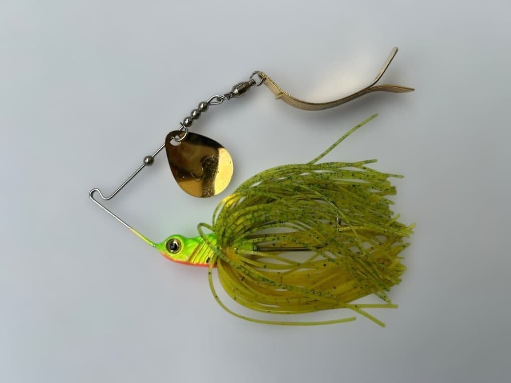 Fishing Lure Daiwa spinnerbait green yellow - Image 1