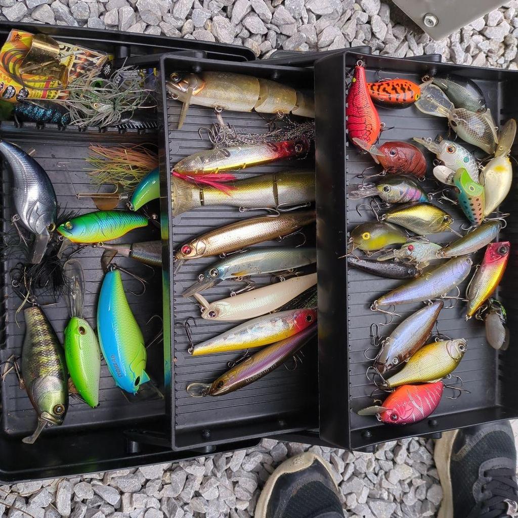 Hard fishing lure and spinnerbait set - Image 1