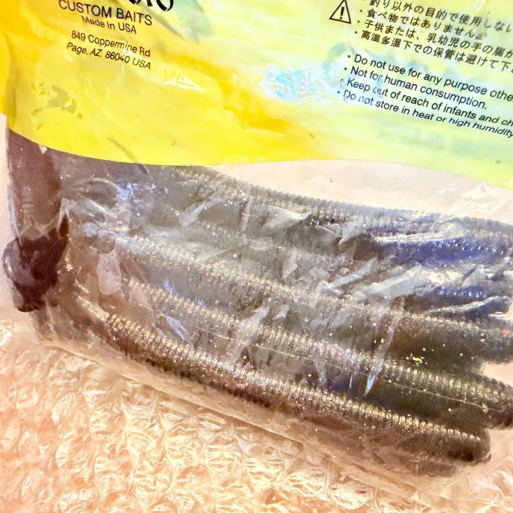 Gary YAMAMOTO 6 inch 8 inch Single Tail Grub 28pcs Worm Set, Opened but Un, - Image 3