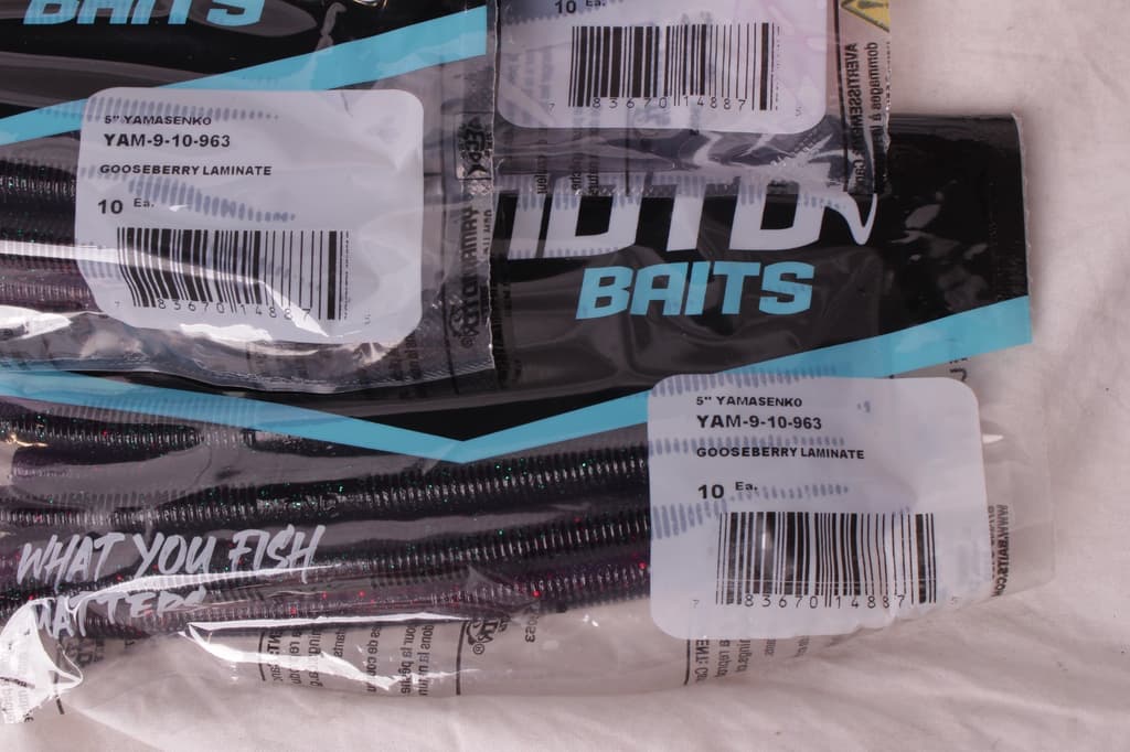 13 packs Yamamoto Baits: 10 packs 5" Senko, 2.5" grub, covert craw & 3.5" nuku - Image 6
