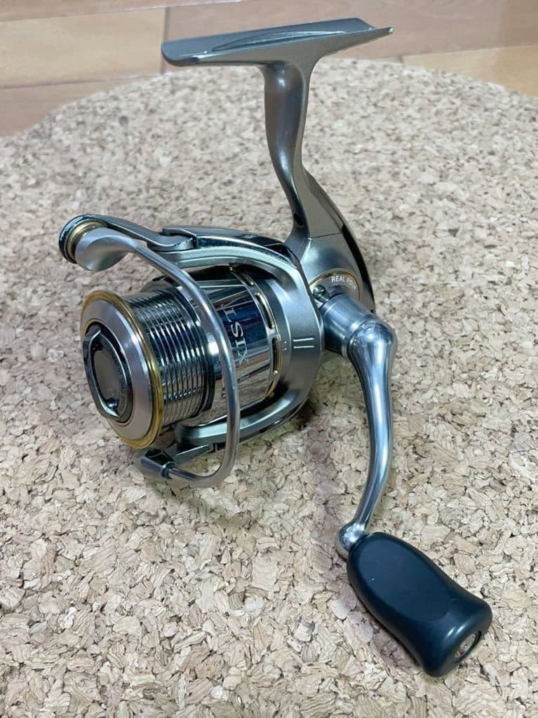 Rare DAIWA 05 EXIST 2004 Made in Japan Spinning Reel Excellent Condition Used - Image 1