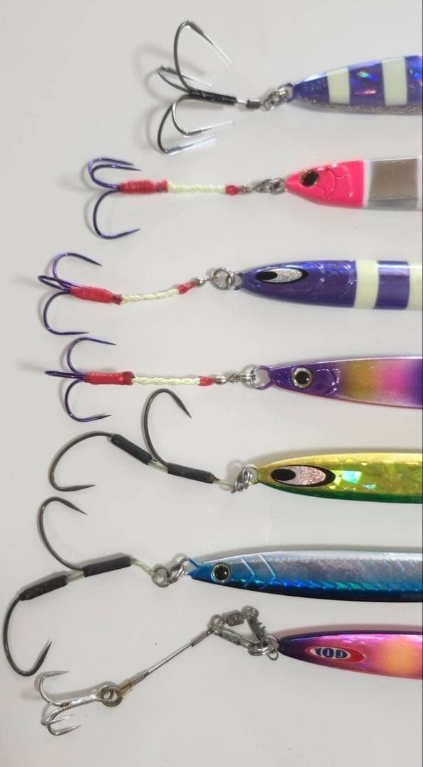 Set of 7 metal jigs with fishing accessories - Image 2