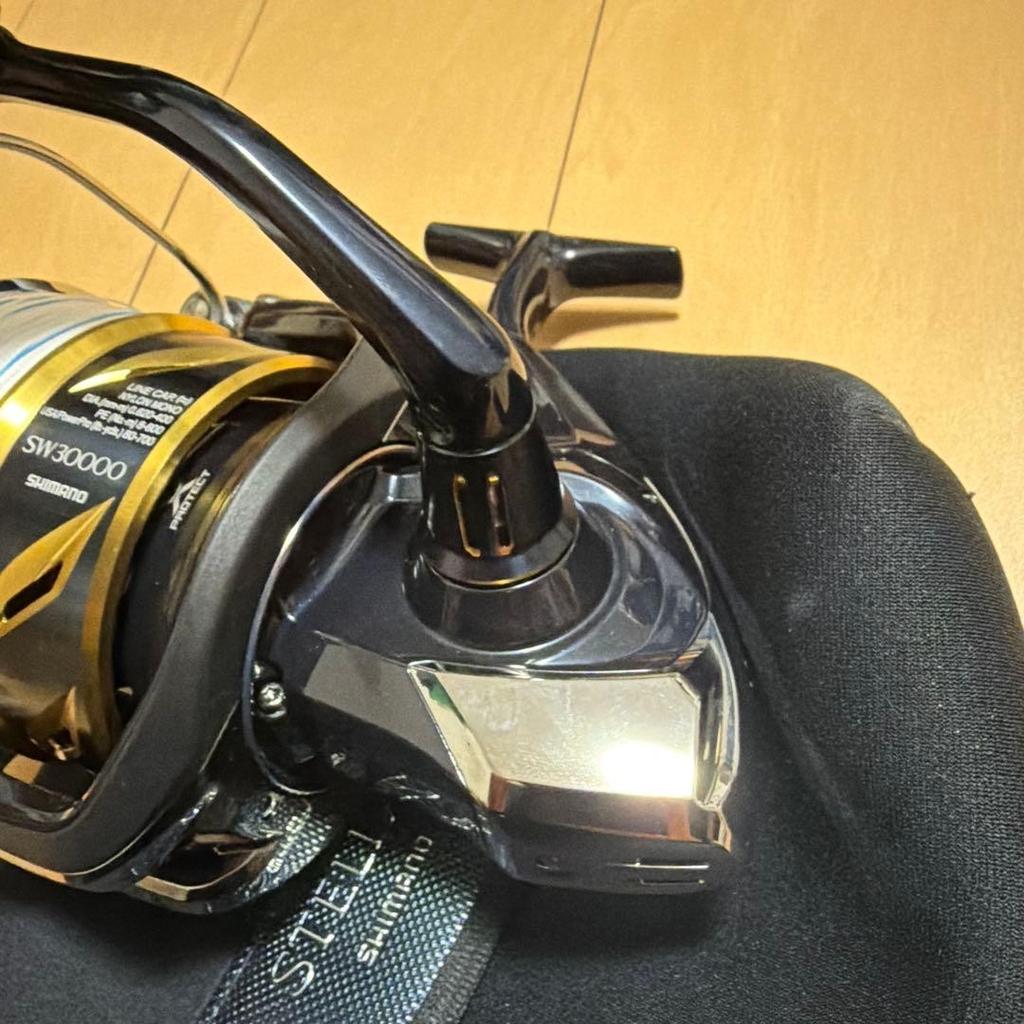 Shimano Stella SW 30000 Spinning Reel Black/Gold Used Excellent Condition - Image 6