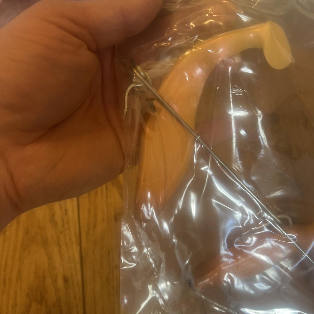 9” Umbrella Rig 4 Arm 11” With 6” Shad (9)  Pearl Black Head  8/0 Mustad New Pkg - Image 4