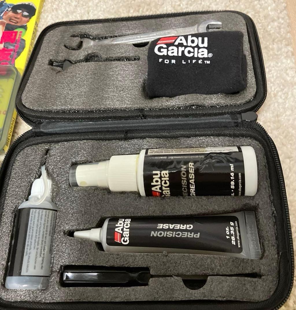 Bass fishing retirement settackle box, hard lures, soft lures, bait reel, etc. - Image 7