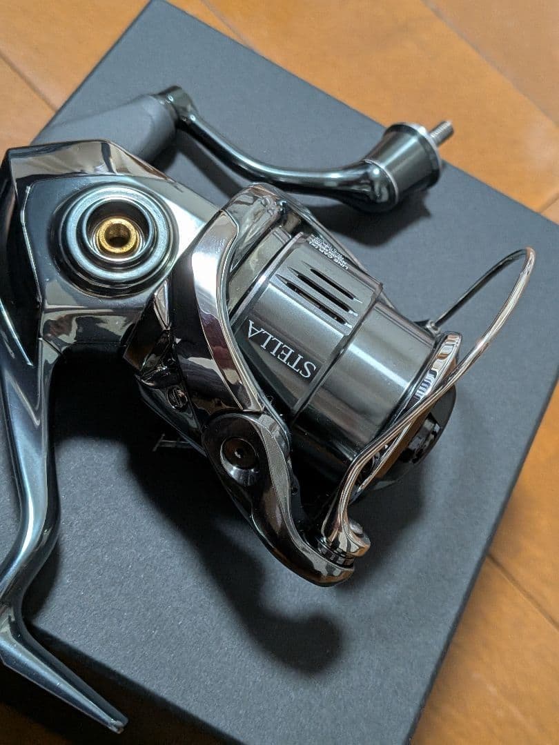 Shimano Stella C2000SHG Spinning Reel Unused No Charger Included - Image 4