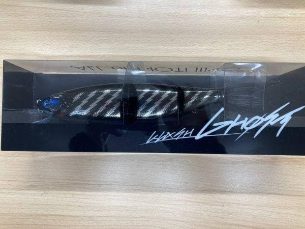 DRT KLASH GHOST ELECTRIC BLACK Japanese Fishing Lure - Image 1