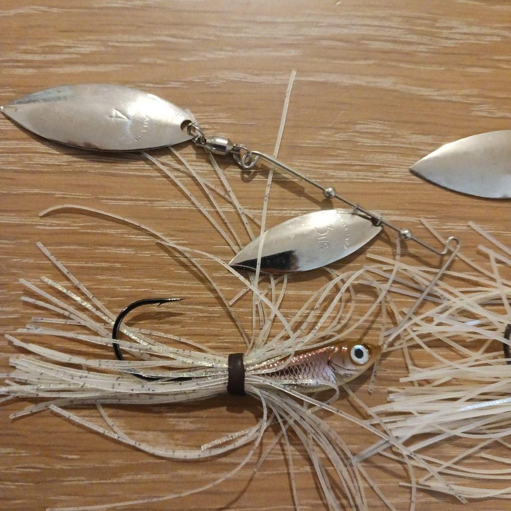 Megabass Spinnerbait White-Yellow 2pcs Silver Blade Metal Plastic Condition Used - Image 5