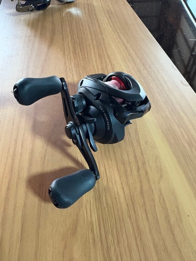 Bass fishing reel & lure set with soft & hard baits, case, multiple items - Image 11