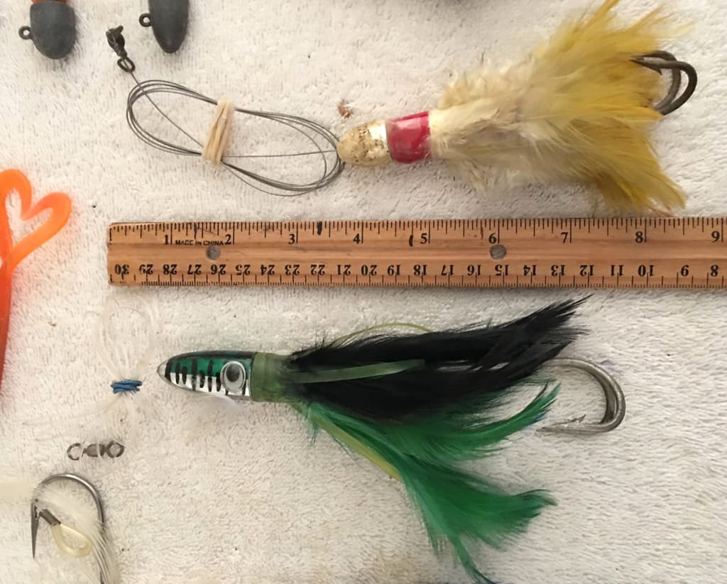 Vintage Lot 20 Plus Pcs Saltwater Lures Bass Marlin Tuna Dorado Leaders Hooks - Image 7