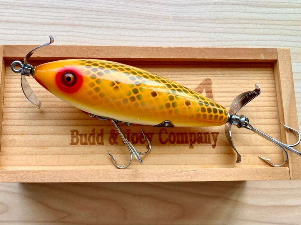 Budd & Joey Bow Wow 32 J Color Scale Frog - Image 1