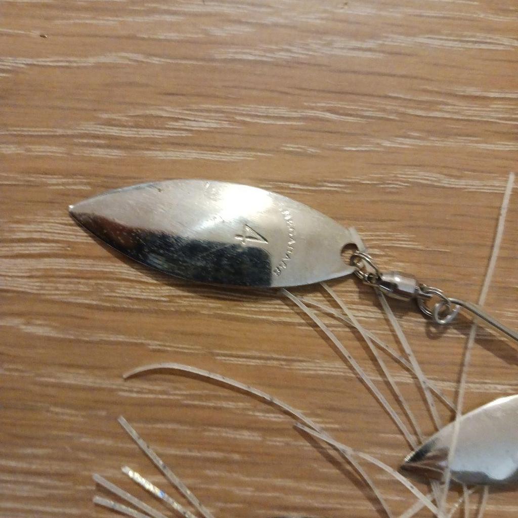 Megabass Spinnerbait White-Yellow 2pcs Silver Blade Metal Plastic Condition Used - Image 2