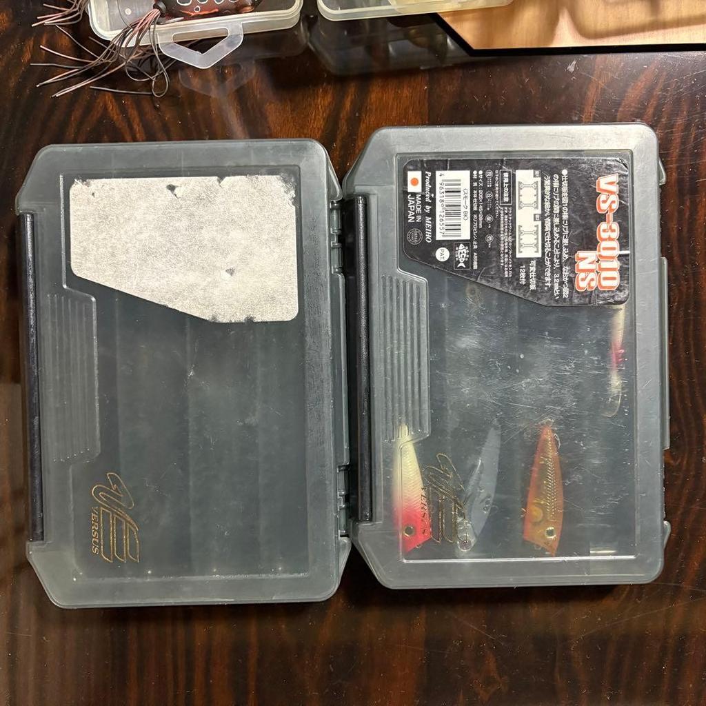 Bass fishing reel & lure set with soft & hard baits, case, multiple items - Image 7