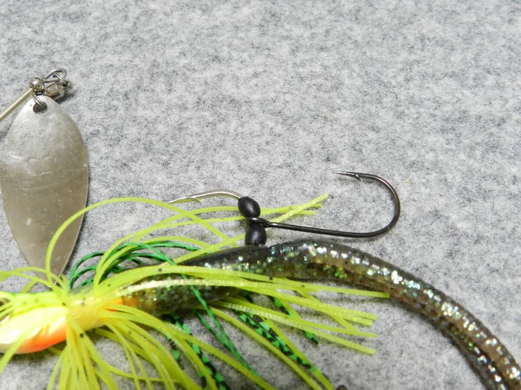 Cultiva Spinnerbait Trailer Hook Attached Assist Chaser - Image 2