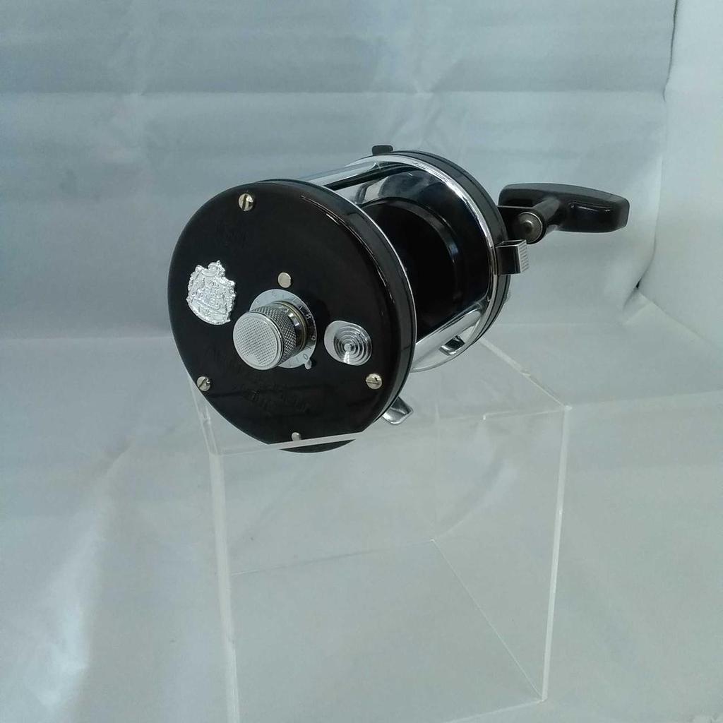 Abu Garcia Ambassador 7000C Bait Reel - Image 4