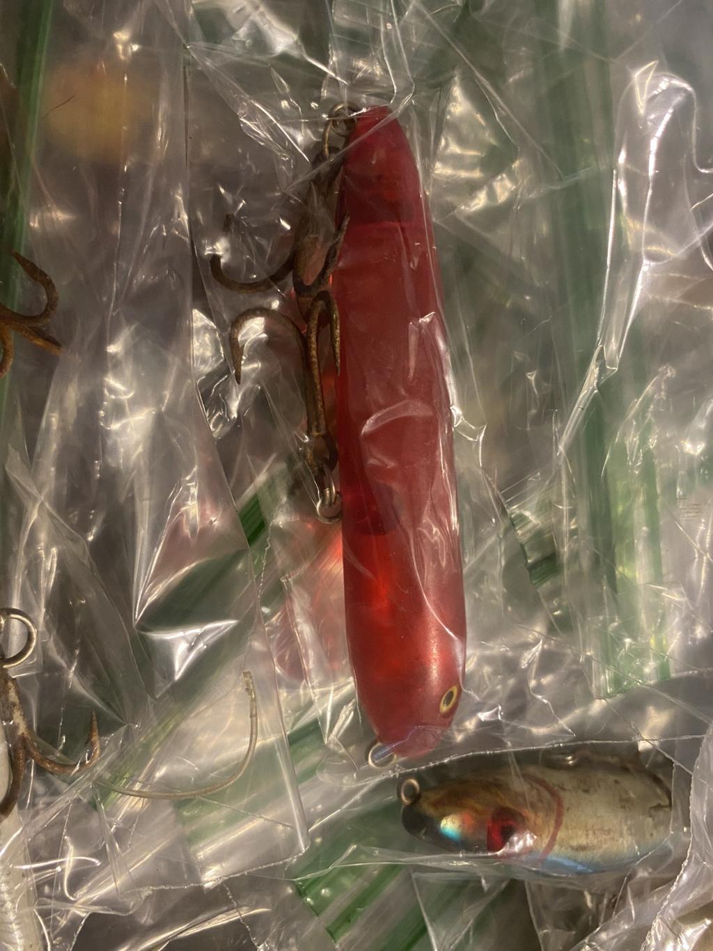 Mixed Lot of Hard & Soft Plastic Saltwater Lures - Image 2