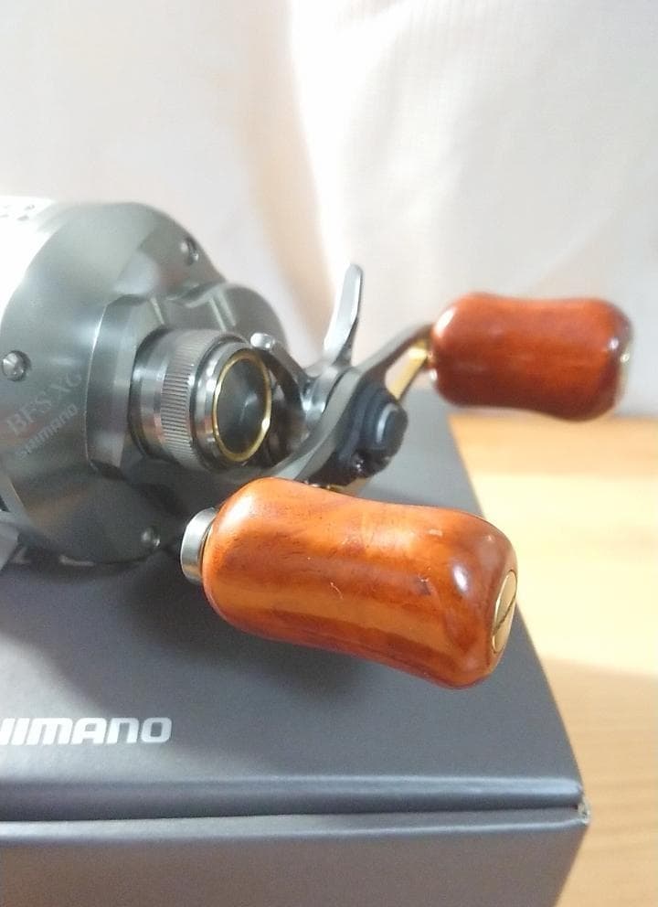 Shimano Calcutta Conquest BFS XG Right Reel 13 BB Saltwater 195g - Image 6