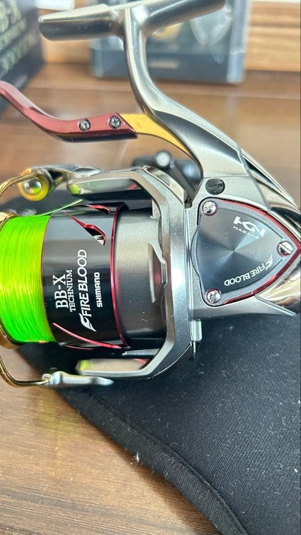 Shimano 2-Piece Technium 15BB-X C3000DXG Right Handle Used Without Charger - Image 7