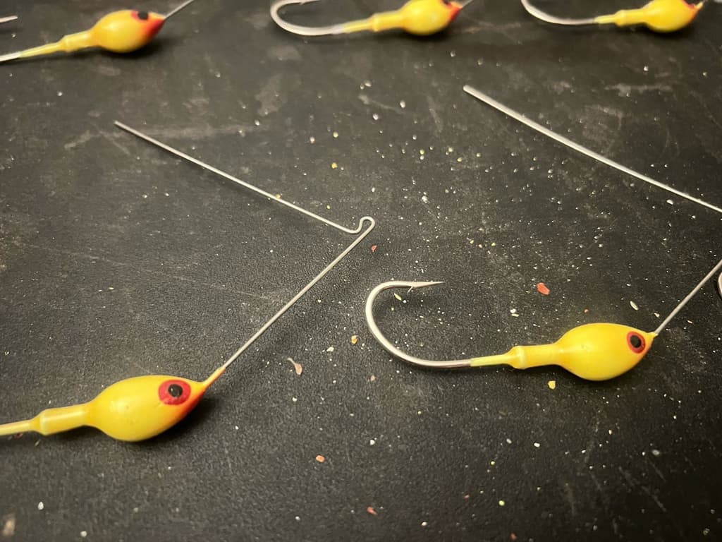 Twenty (20) NEW 1/2 oz Spinnerbait heads w R Bend Wire Yellow w Red/Black Eyes - Image 2