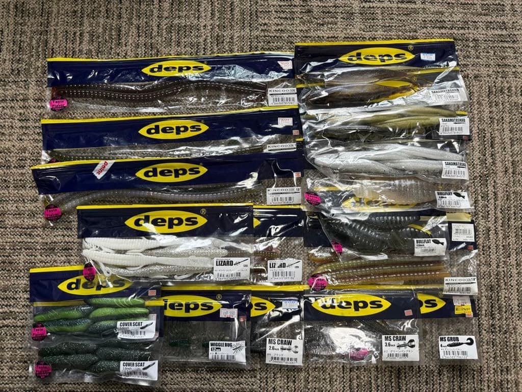 Fishing Lure Depth 50 bags of worms  5 tackle boxes  2 box cases - Image 3
