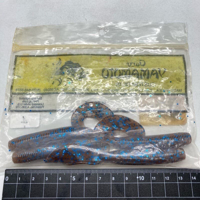 818326 Gary Yamamoto 6 Inch Jumbo Grab 4 Pieces 131 Cinnamon Blue Flake Conditio - Image 2