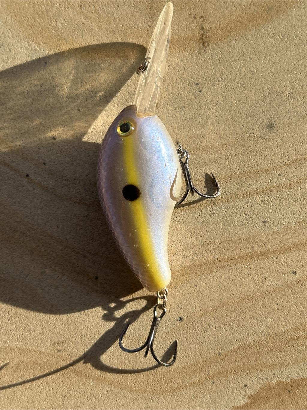 Strike King Deep Dive Crank Baits 2-1/2 “ various colors an depths Lot of 5  - Image 10