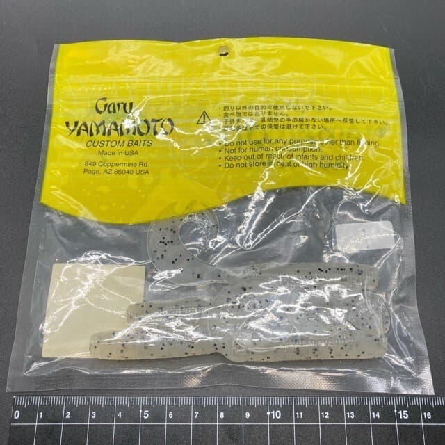 818323 Gary Yamamoto 6 Inch Jumbo Gloves 4 Pieces 187 Clear Black Flake Conditio - Image 2