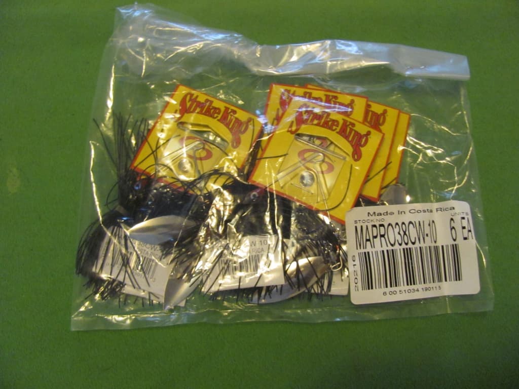 6 STRIKE KING SPINNERBAIT 3/8OZ BLACK COLOR. (MAPRO38CW-10). - Image 1