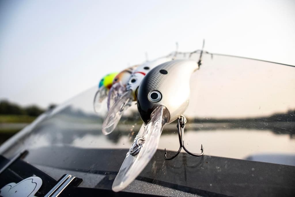 Strike King Crank Bait - Dives to 25ft - 2oz 2oz, Delta Red  - Image 2