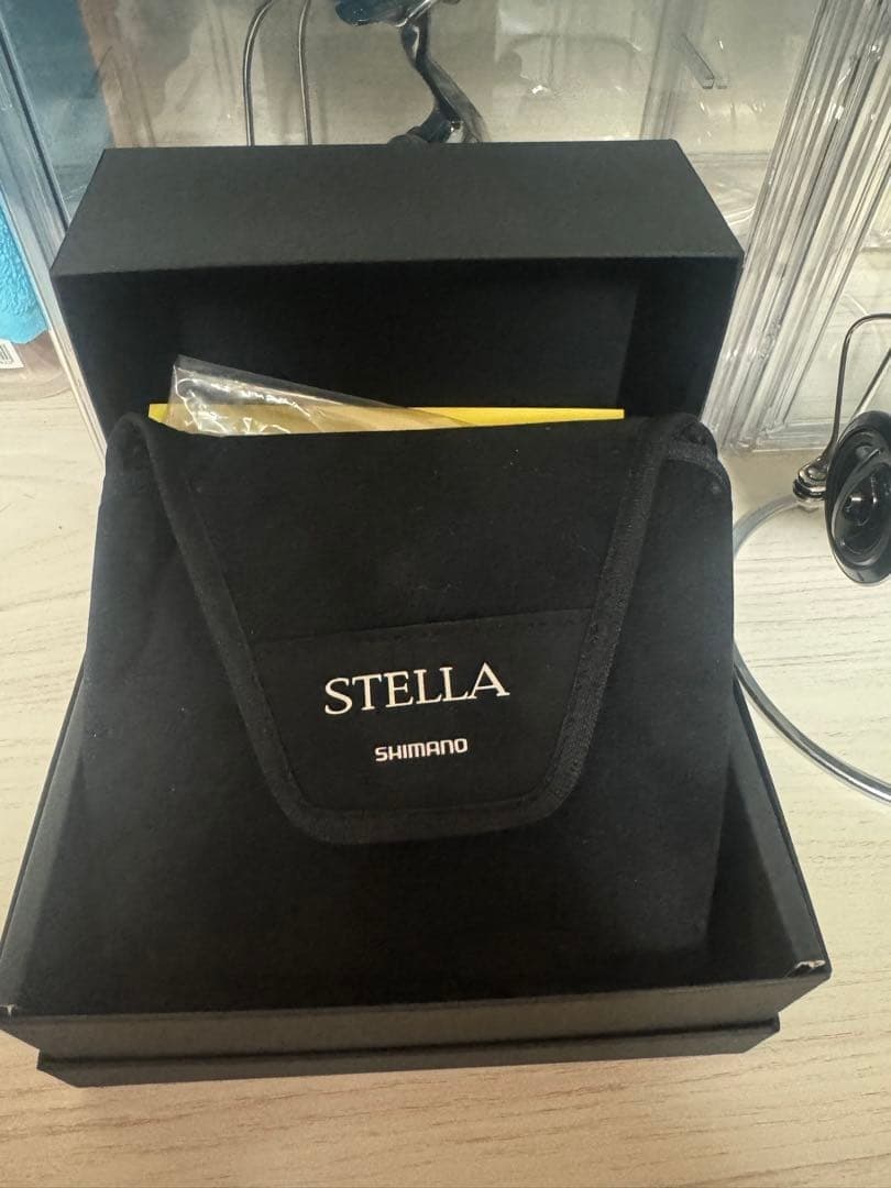 Shimano Stella 4000XG Spinning Reel Excellent Condition Light Use - Image 4