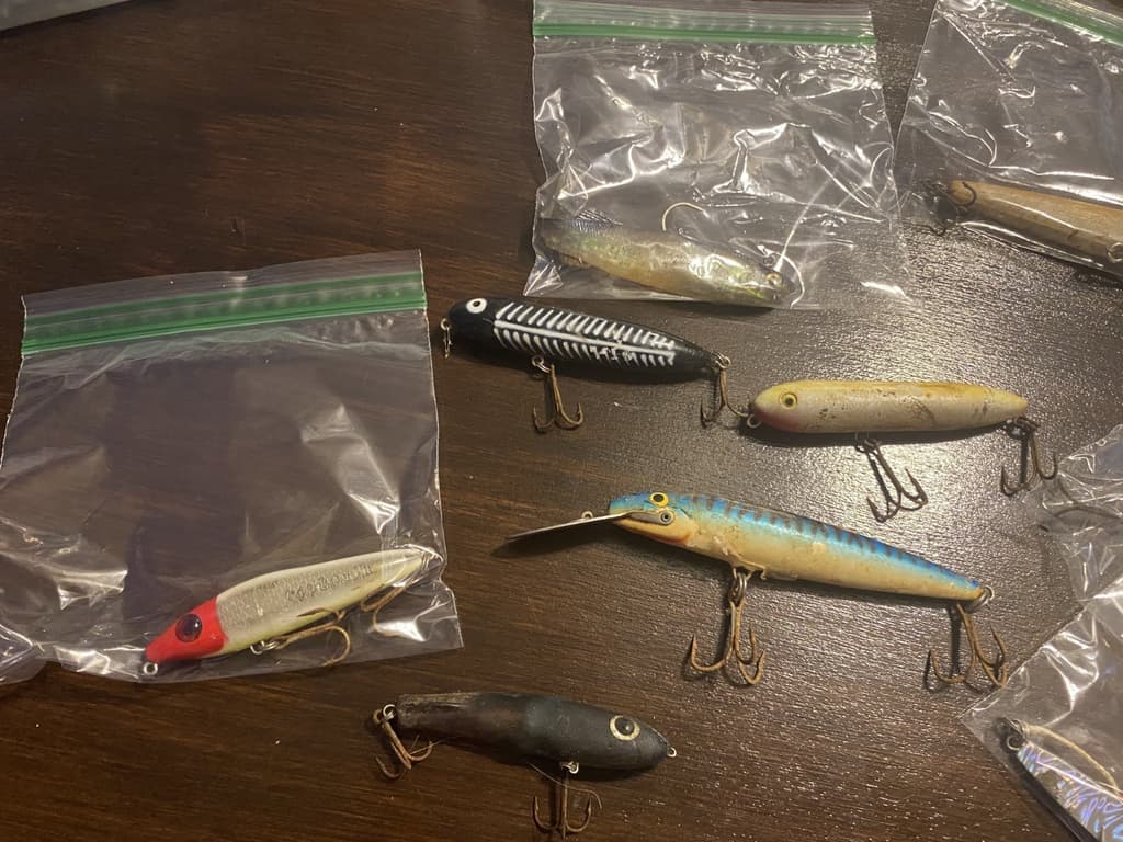 Mixed Lot of Hard & Soft Plastic Saltwater Lures - Image 1