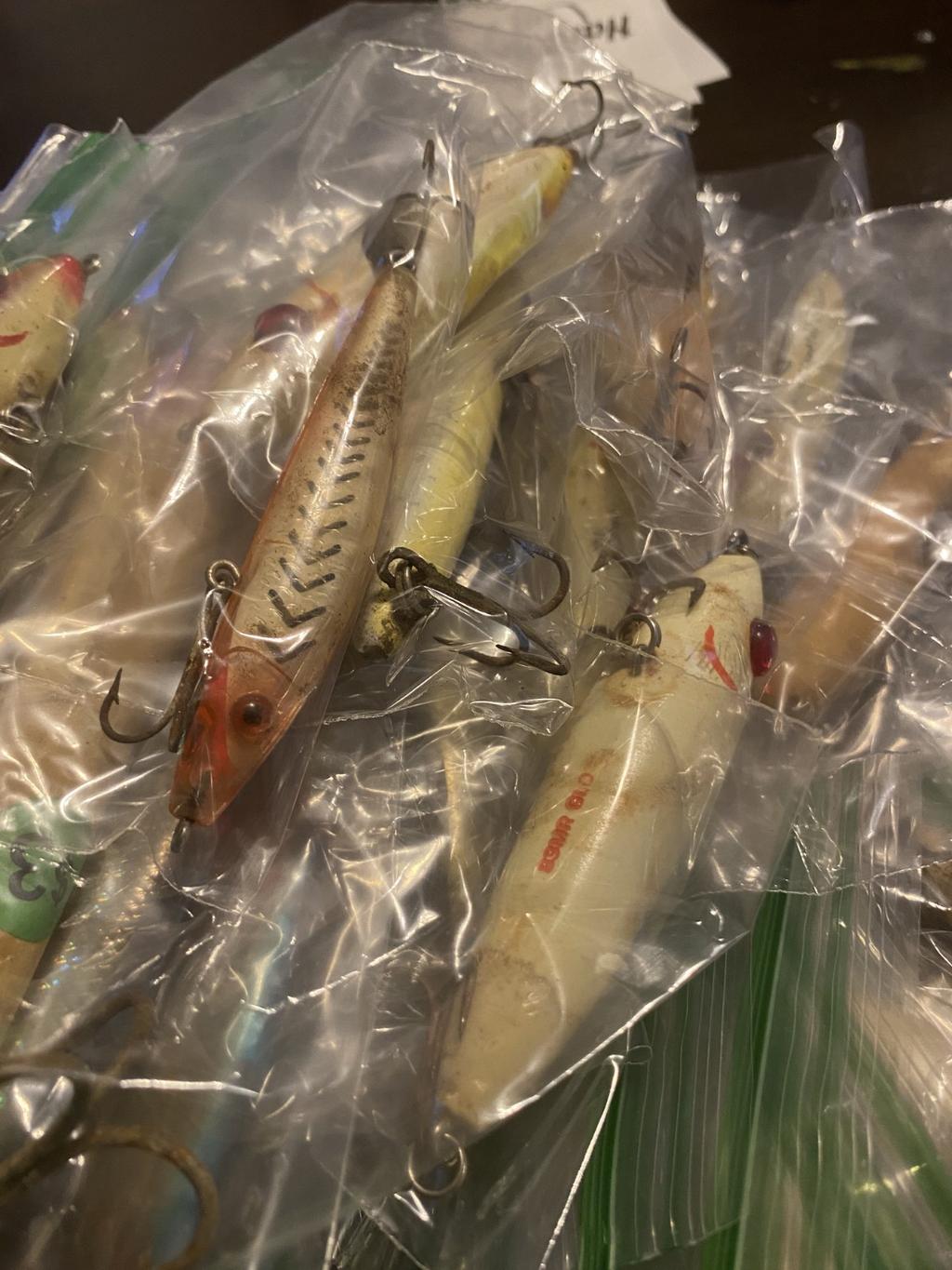 Mixed Lot of Hard & Soft Plastic Saltwater Lures - Image 4